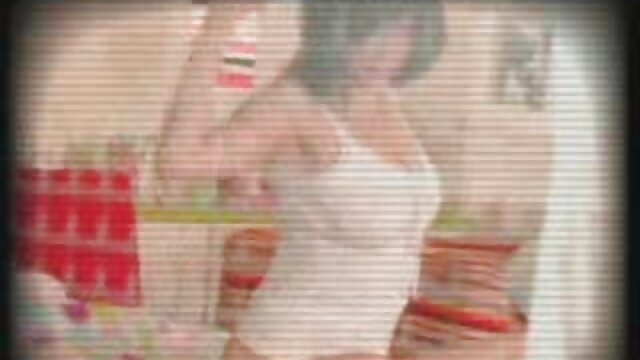 ซน bootylicious milf Lara xxx วีดีโอ คอ ล Jade Deene seduces แฟนเนิร์ดเพื่อน