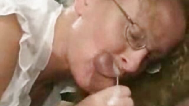 เจี๊ยบผอม Gela ใช้เวลาหลั่งในปากของเธอหลังจากมีเพศสัมพันธ์ทางทวารหนักหยาบ วีดีโอ โป้ ภาพ คม ชัด